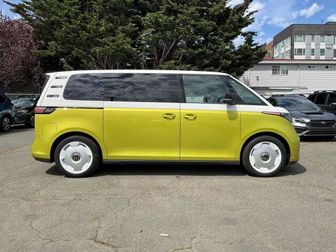 New 2025 Volkswagen ID. Buzz 1st Edition AWD/4WD image 9