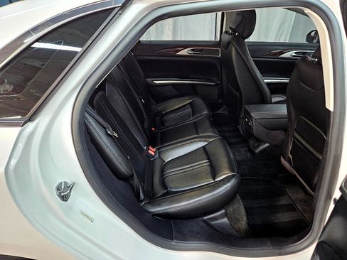 Used 2016 Lincoln MKZ image 17