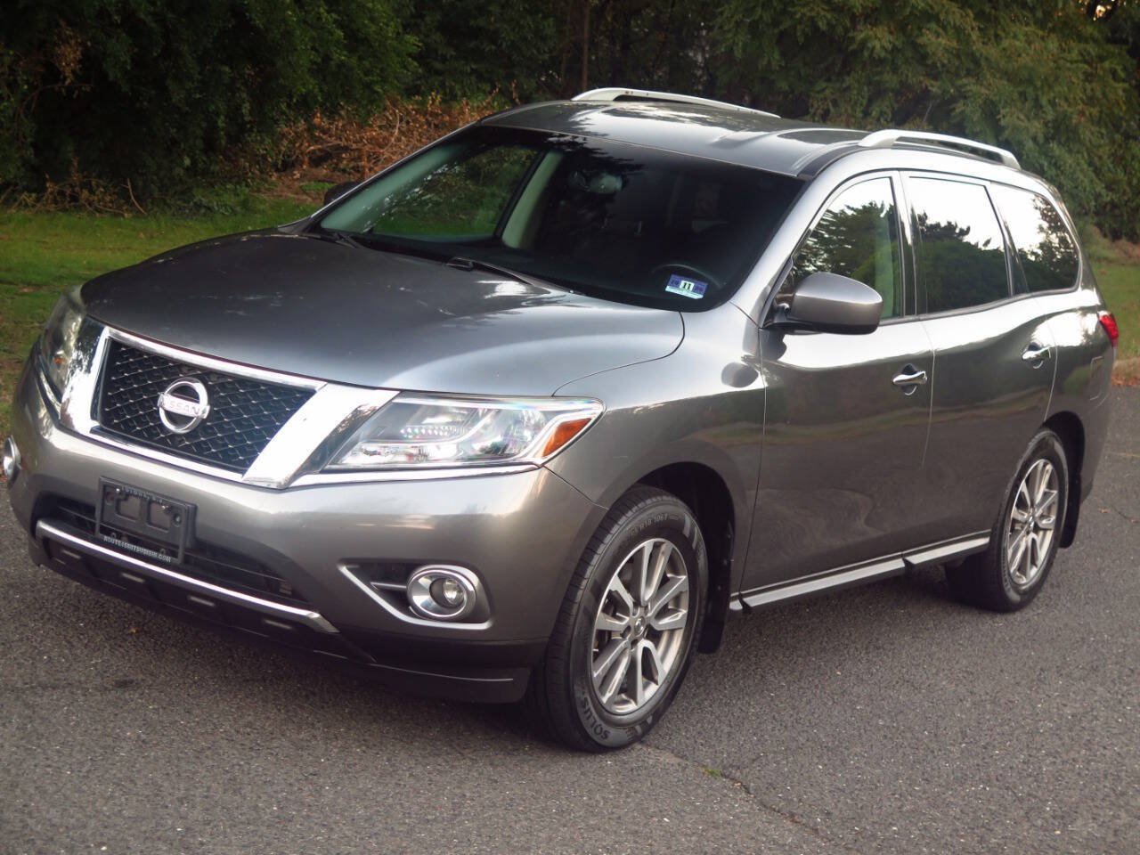 Used 2015 Nissan Pathfinder SV w/ Trailer Tow Package FWD image 25