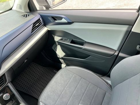 Certified 2023 Volkswagen Taos SE FWD image 27