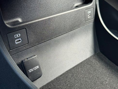 Used 2023 Toyota bZ4X Limited image 31