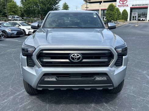 Used 2024 Toyota Tacoma SR5 AWD/4WD image 9