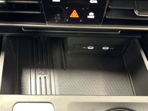 Used 2025 Volkswagen Atlas Cross Sport SE FWD image 21