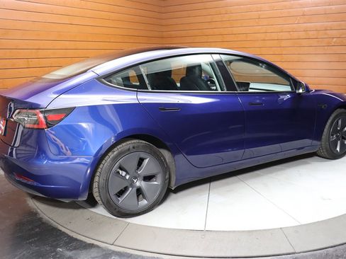 Used 2023 Tesla Model 3 Standard Range image 7