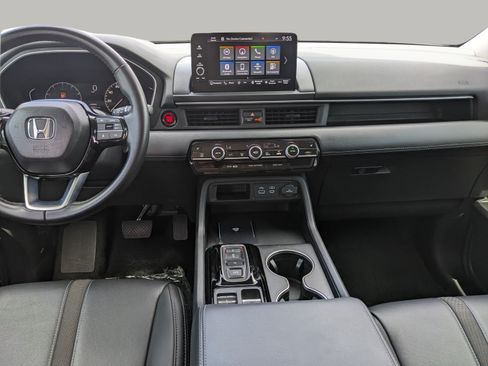 Used 2025 Honda Pilot Touring image 15