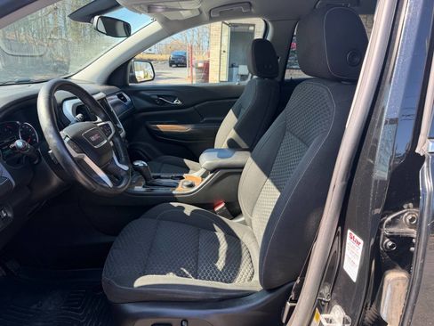 Used 2017 GMC Acadia SLE image 9