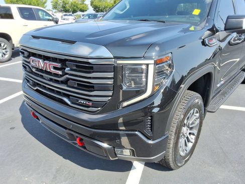 Certified 2022 GMC Sierra 1500 AT4 w/ AT4 Premium Package AWD/4WD image 9