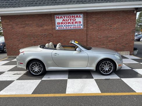 Used 2004 Lexus SC 430 Convertible image 2