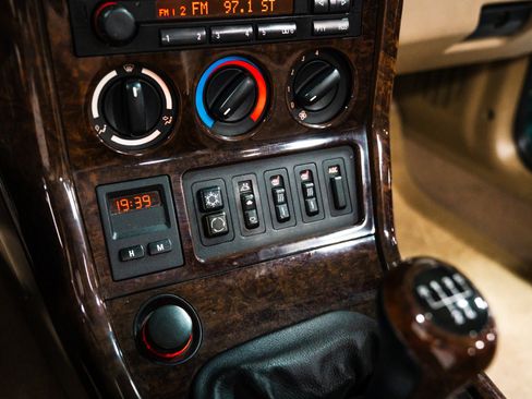 Used 1999 BMW Z3 2.5i RWD image 17