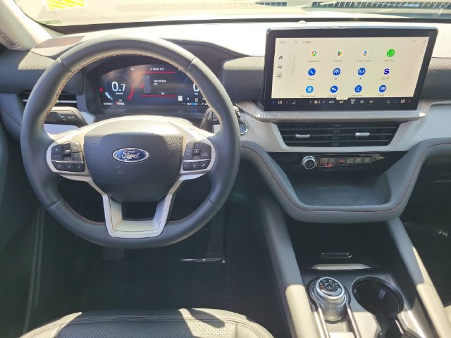 Used 2025 Ford Explorer Active RWD image 4
