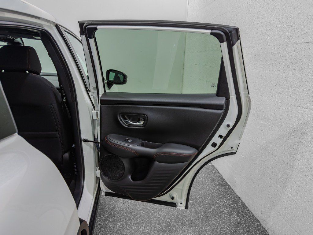 Used 2025 Honda HR-V Sport image 17