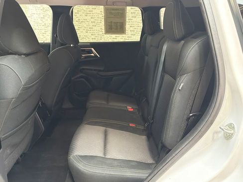 Used 2023 Mitsubishi Outlander ES FWD image 14