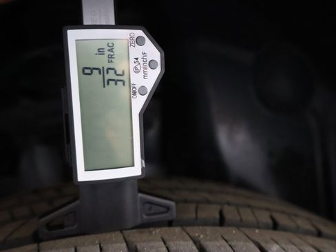 Used 2023 Chevrolet Equinox LT image 32