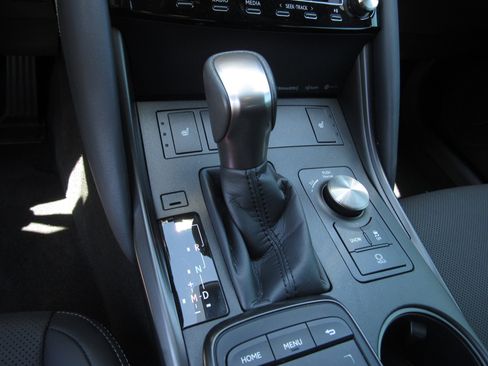 Used 2025 Lexus IS 300 F Sport RWD image 19