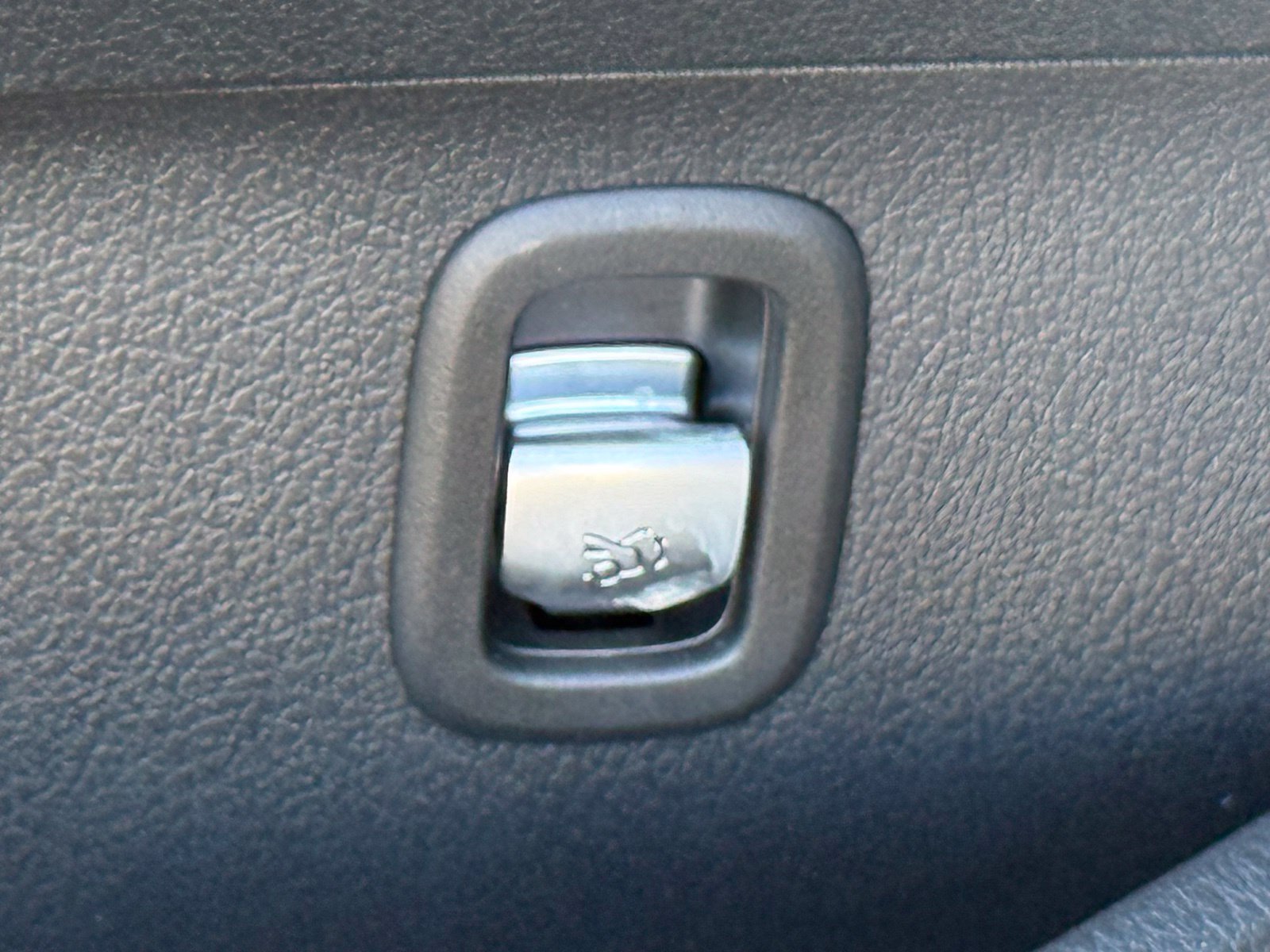 Used 2025 Mercedes-Benz C 300 Sedan image 24
