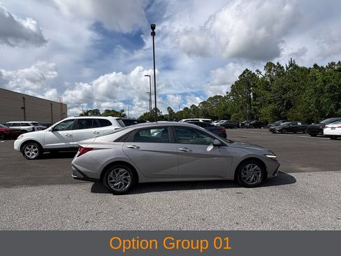 Used 2024 Hyundai Elantra SEL FWD image 6