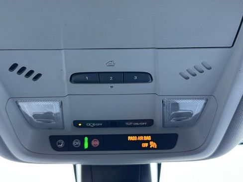 Used 2022 Chevrolet Blazer LT image 16