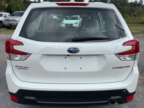 Used 2022 Subaru Forester 2.5i image 7