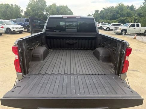 Used 2020 Chevrolet Silverado 1500 LTZ AWD/4WD image 22