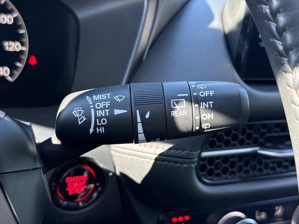 Used 2025 Honda HR-V EX-L image 12