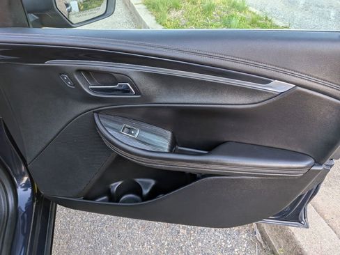 Used 2018 Chevrolet Impala LT FWD image 37