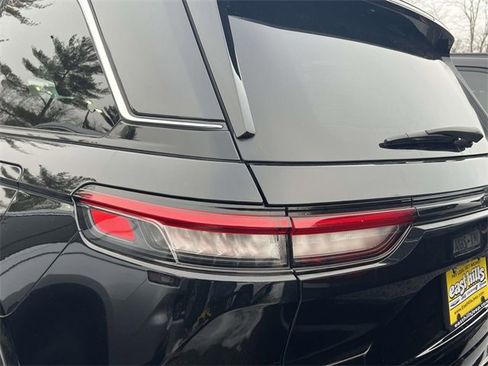 Certified 2023 Jeep Grand Cherokee Limited image 5