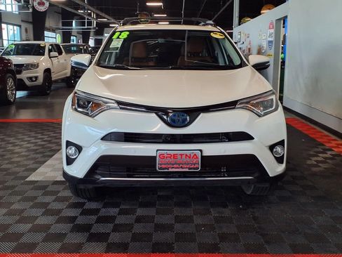 Used 2018 Toyota RAV4 Limited AWD/4WD image 3