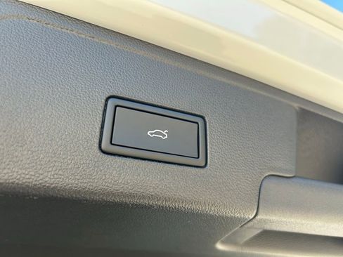 New 2026 Volkswagen Atlas Cross Sport SE FWD image 42