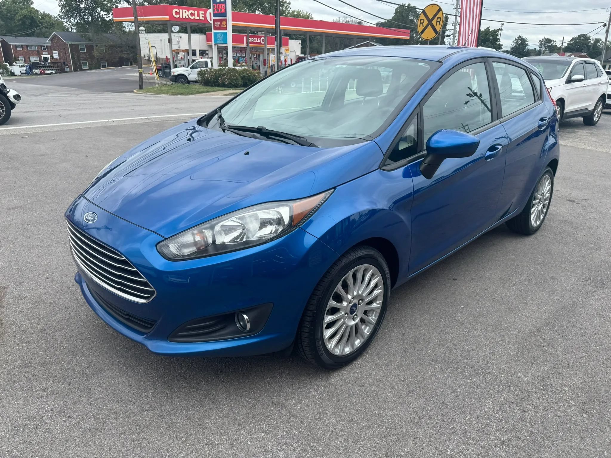 Used 2019 Ford Fiesta SE w/ Equipment Group 201A FWD image 3