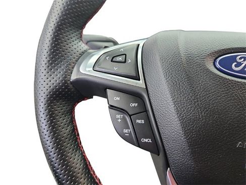 Used 2018 Ford Fusion SE w/ Fusion SE Technology Package image 31