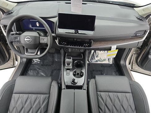 New 2026 Nissan Rogue Platinum AWD/4WD image 9