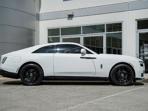 New 2025 Rolls-Royce Spectre Black Badge image 8