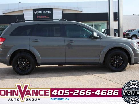 Used 2020 Dodge Journey SE w/ Blacktop Package image 11