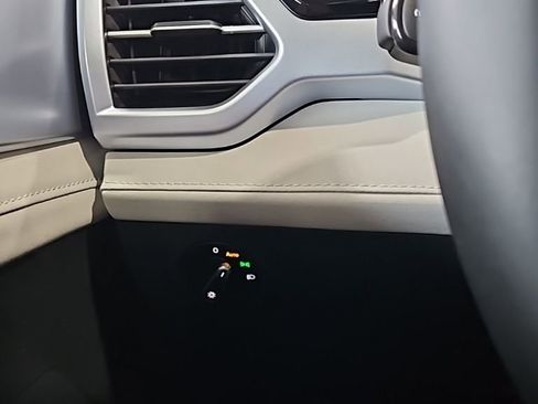 New 2026 Volkswagen Taos SE image 34