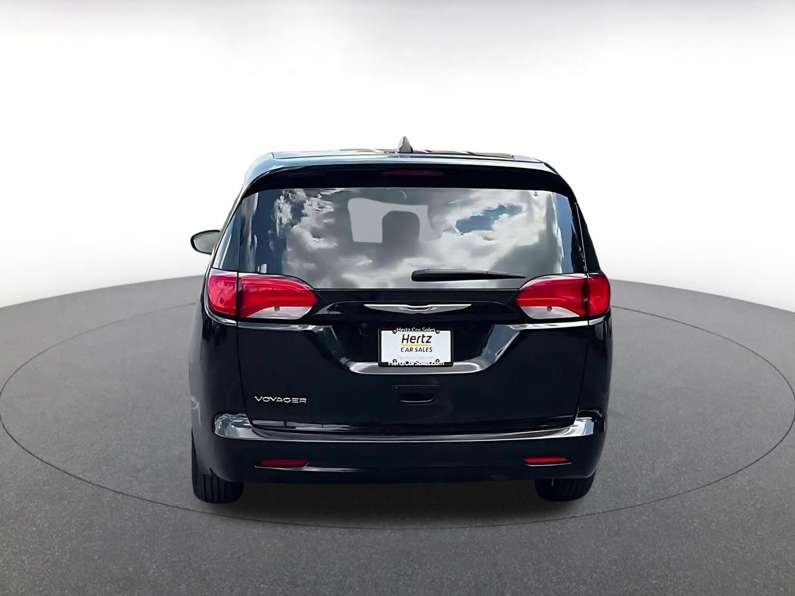 Used 2024 Chrysler Voyager LX FWD image 12