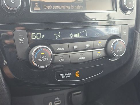 Used 2018 Nissan Rogue SV w/ Premium Package image 27