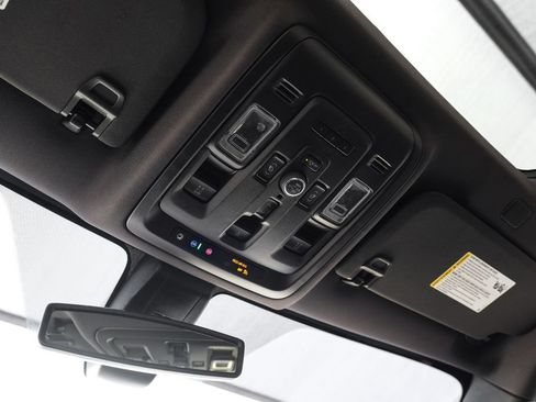 Used 2022 GMC Yukon Denali AWD/4WD image 29
