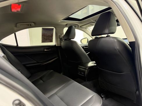 Used 2018 Lexus IS 300 AWD w/ Comfort Package image 31