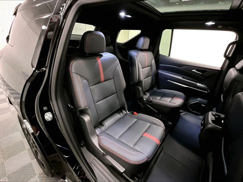 Used 2025 Chevrolet Traverse RS w/ LPO, Floor Liner Package AWD/4WD image 21