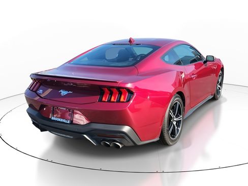 Used 2025 Ford Mustang Premium image 6