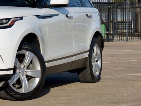 Used 2019 Land Rover Range Rover Velar S image 22