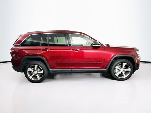 Used 2023 Jeep Grand Cherokee Limited image 10