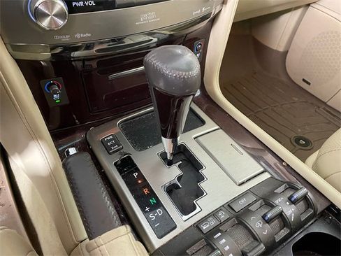 Used 2015 Lexus LX 570 4WD image 9