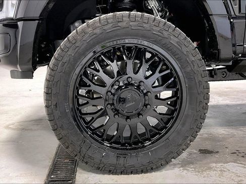 Used 2026 Ford F450 Platinum w/ FX4 Off-Road Package image 11