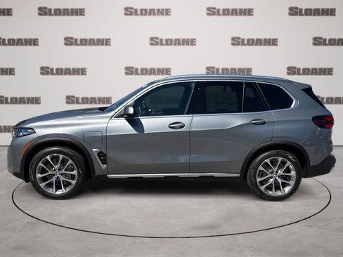 New 2026 BMW X5 xDrive50e AWD/4WD image 2