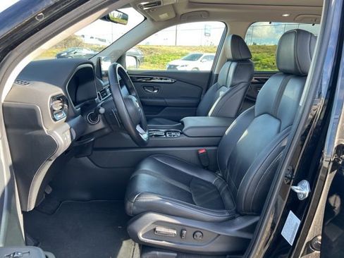 Used 2023 Honda Pilot Touring image 14