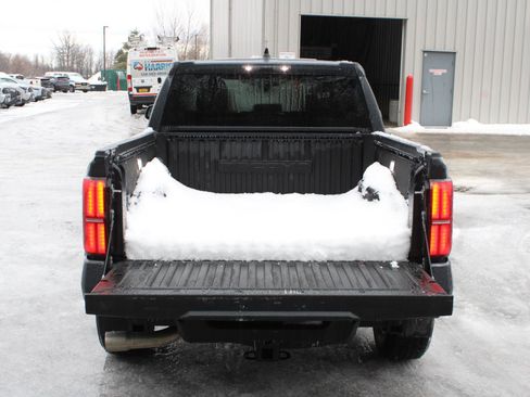 Used 2024 Toyota Tacoma TRD Sport image 7