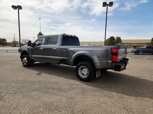 Certified 2024 Ford F350 Platinum image 4