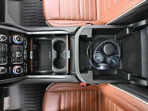 Used 2024 GMC Yukon Denali Ultimate image 44