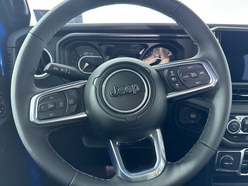 New 2025 Jeep Wrangler Sahara image 34